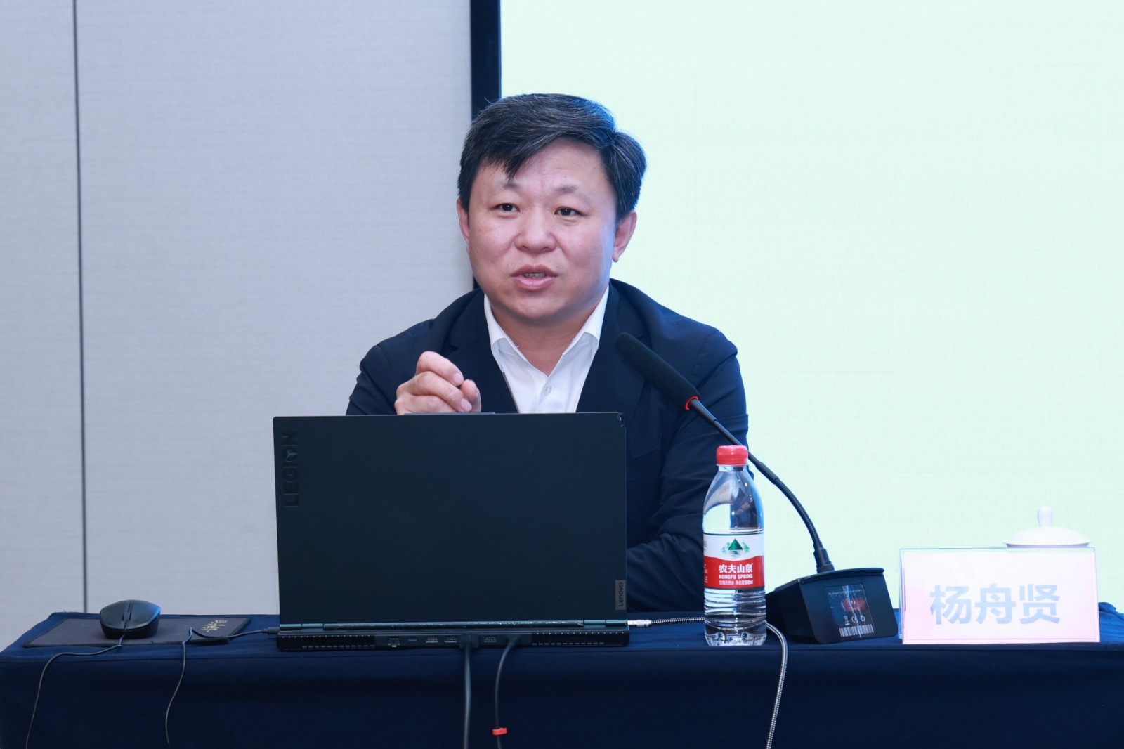 杨舟贤.jpg 杨舟贤.jpg