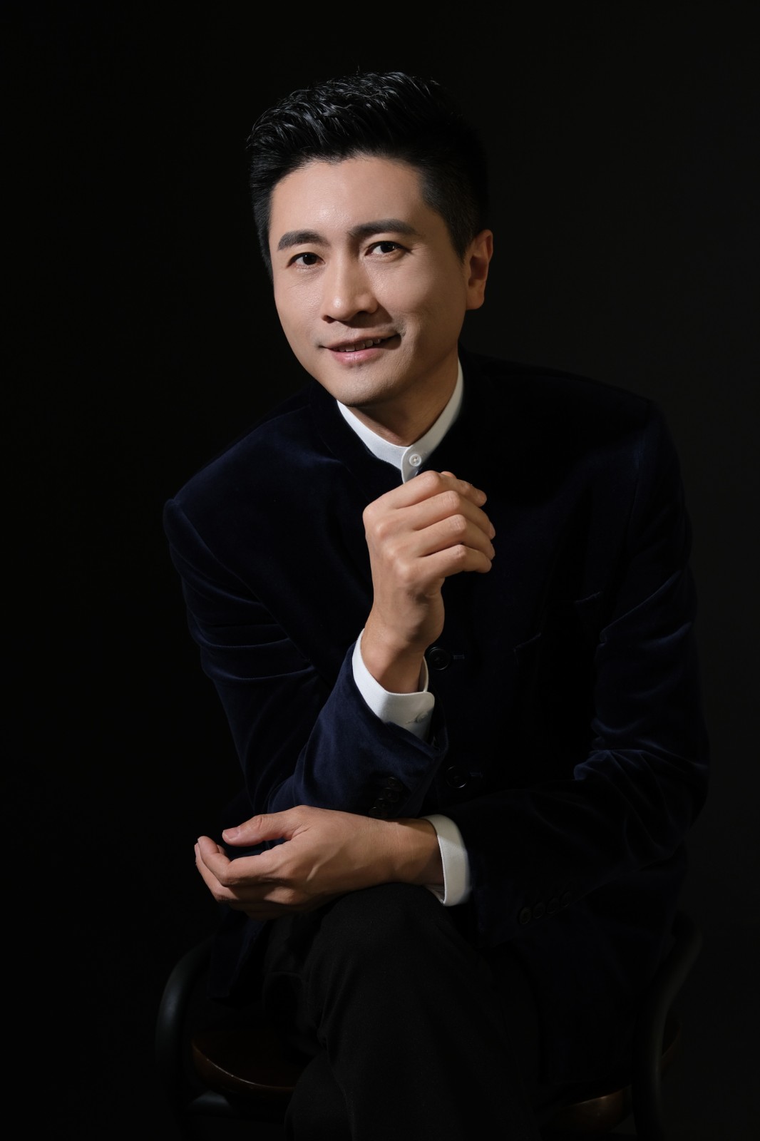 艺术照.jpg 艺术照.jpg